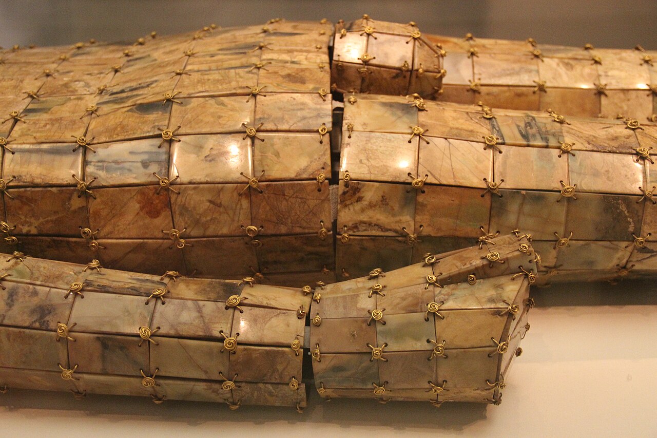 Han dynasty jade burial suit of Prince Liu Sheng made of jade plaques sewn with gold wire